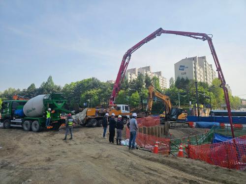 도시고속도로 연결램프(화랑로 진출입)설치공사 피팅기 기초콘크리트 타설 및 버림콘크리트 타설
